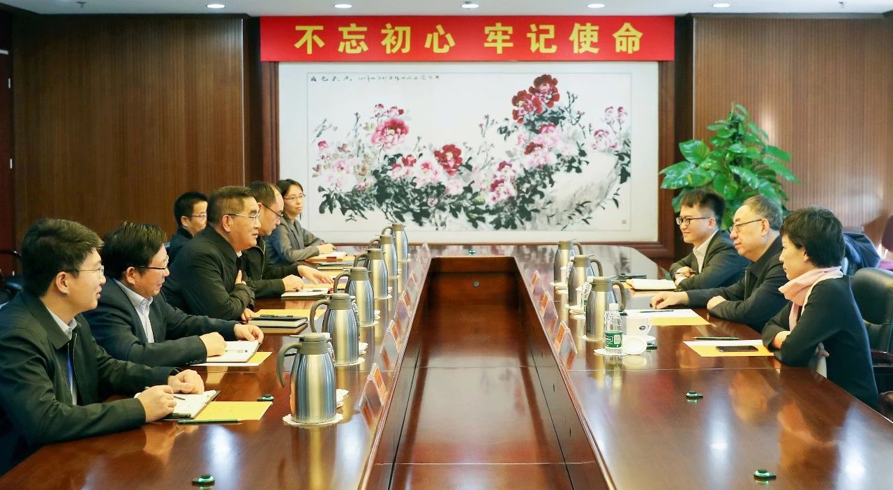 姜仁鋒會見中國國新黨委委員、總會計師劉學詩 