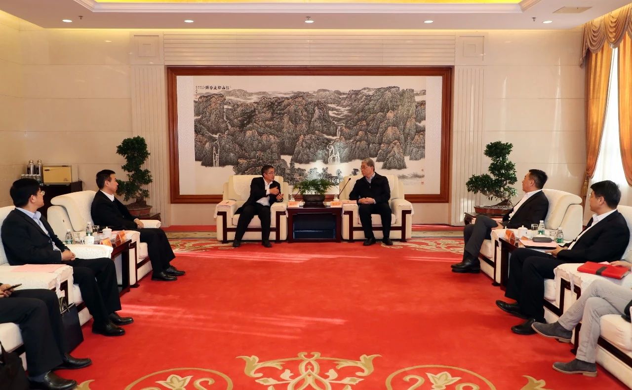 雷凡培會(huì)見中國船級(jí)社黨委副書記、總裁莫鑒輝一行